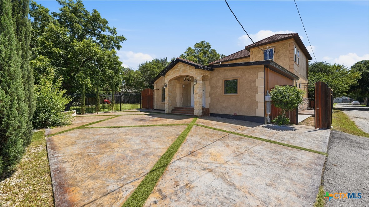 main property photo 4