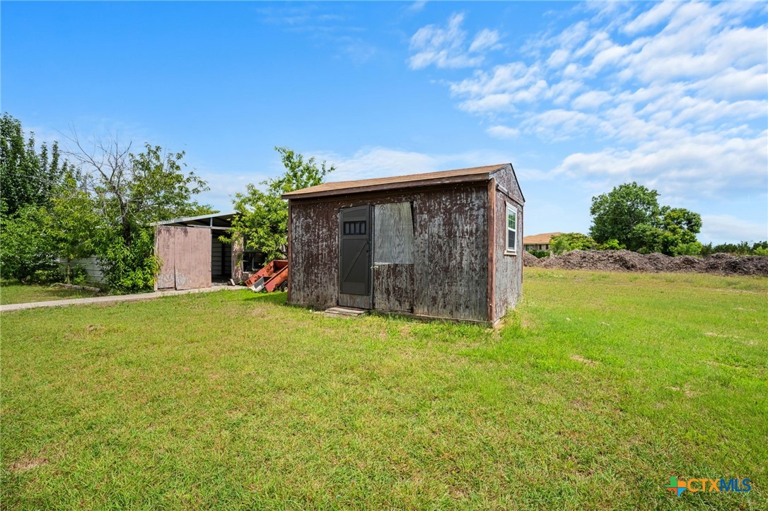 main property photo 32