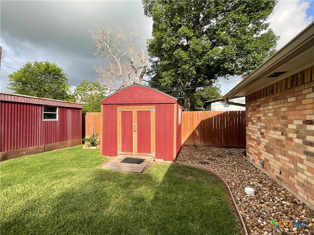 main property photo 11
