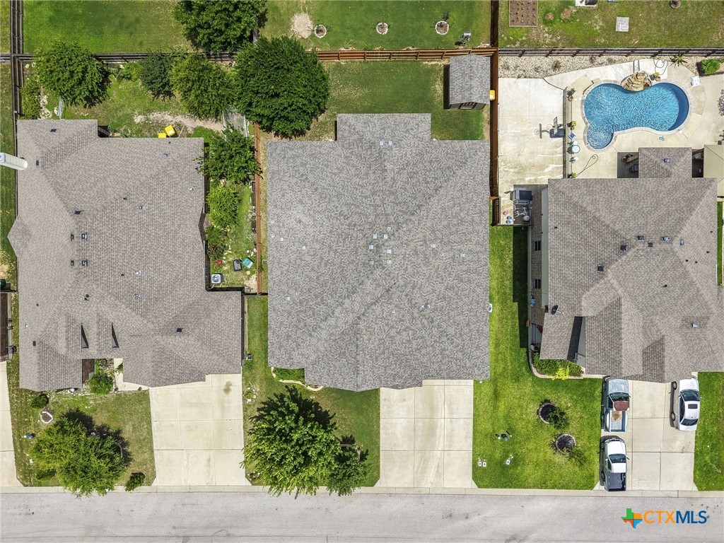 main property photo 40