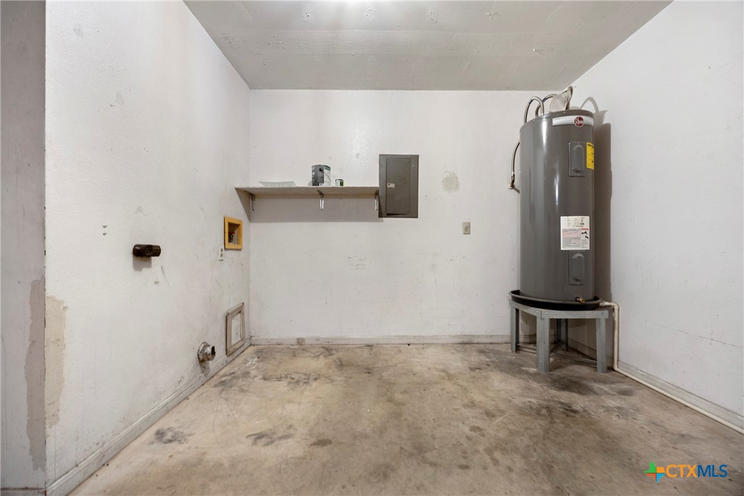 main property photo 14