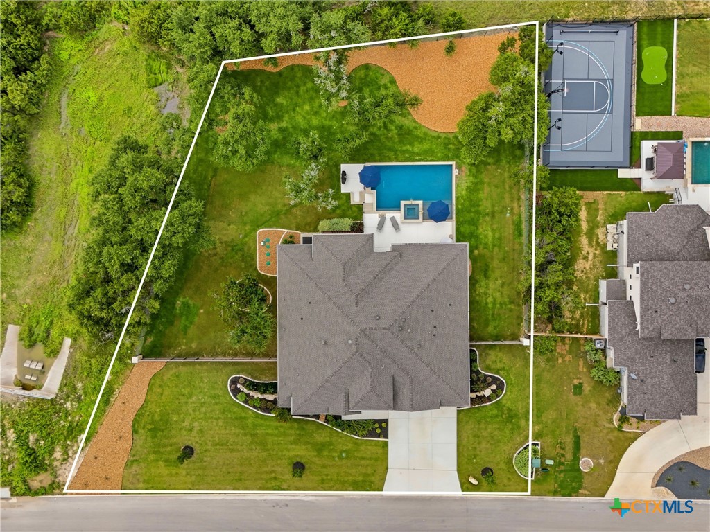 main property photo 37