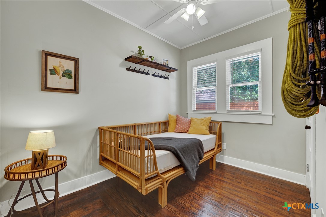 main property photo 30