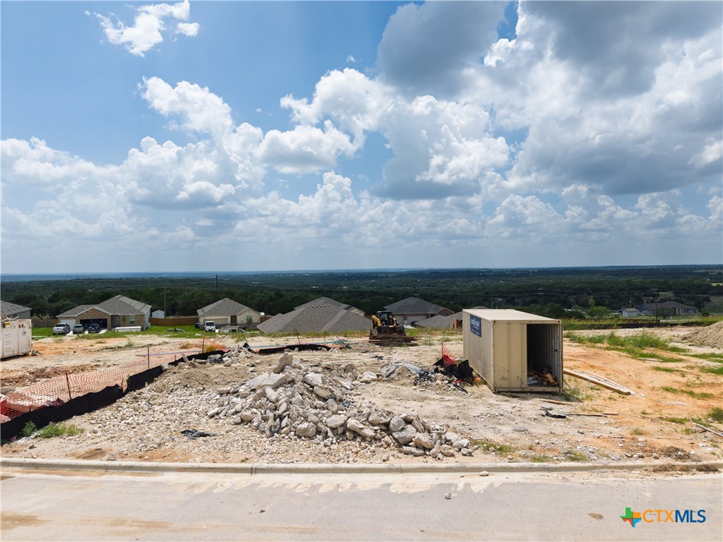 main property photo 16
