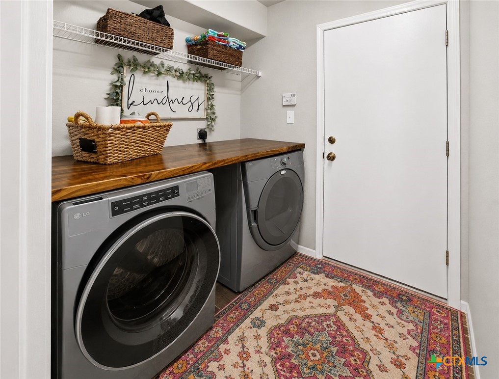 main property photo 19