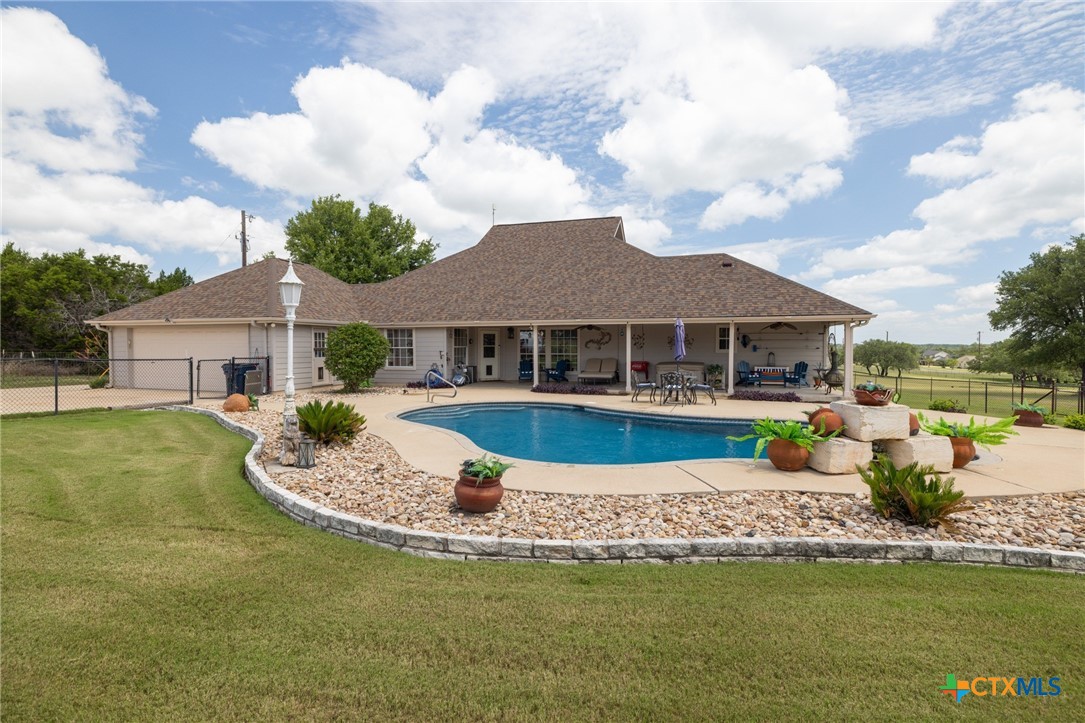 main property photo 5