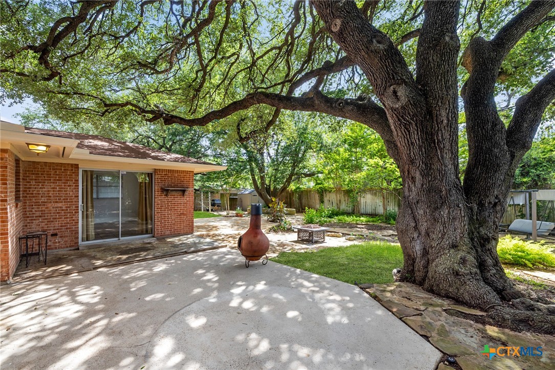 main property photo 28