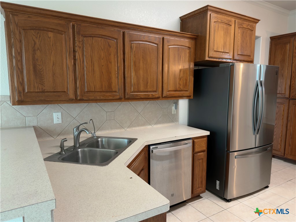 main property photo 14