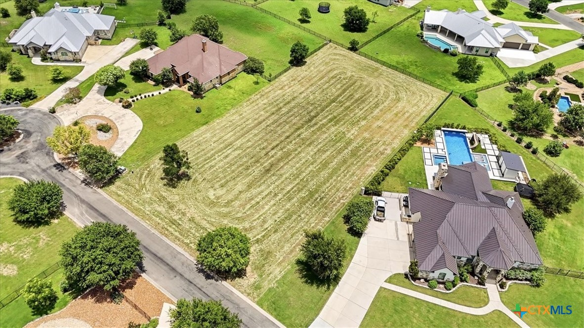main property photo 10