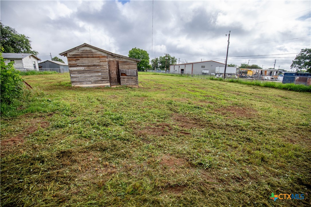 main property photo 18