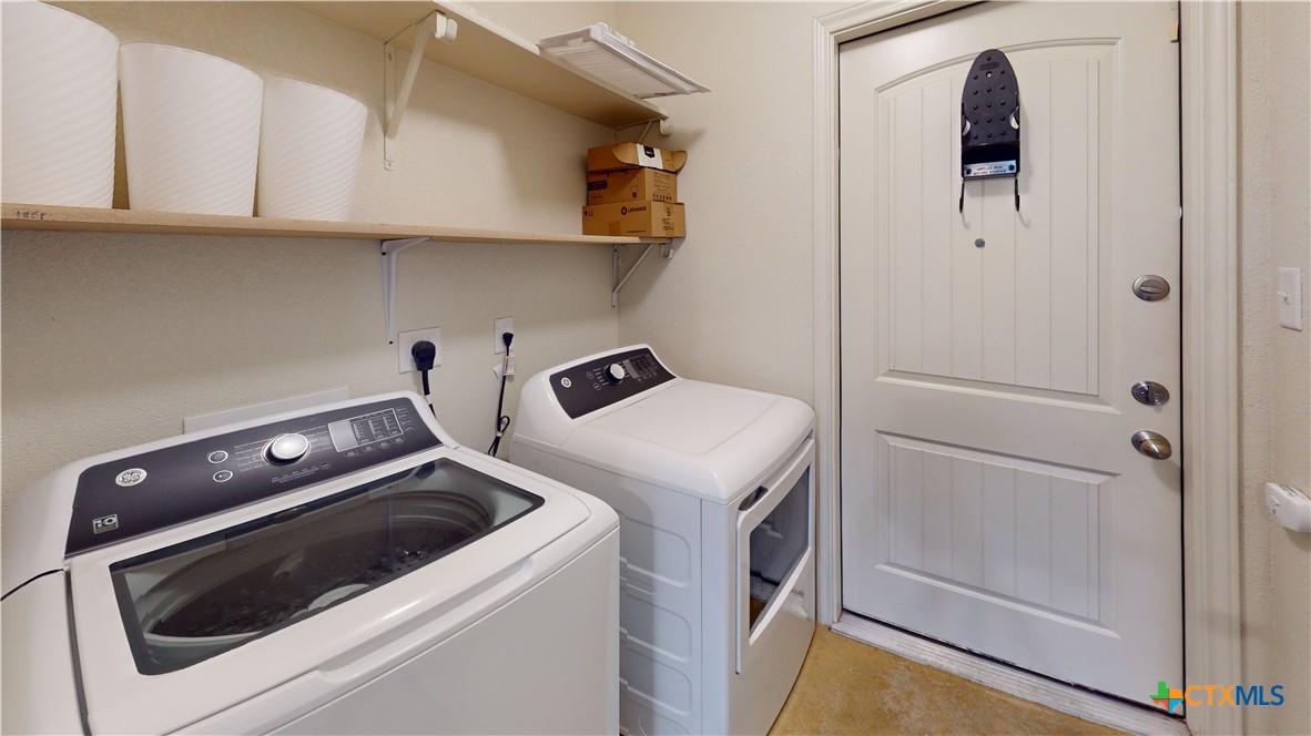 main property photo 5