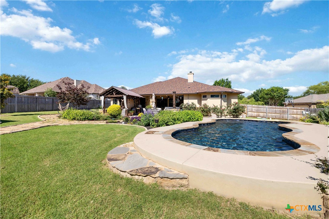 main property photo 25