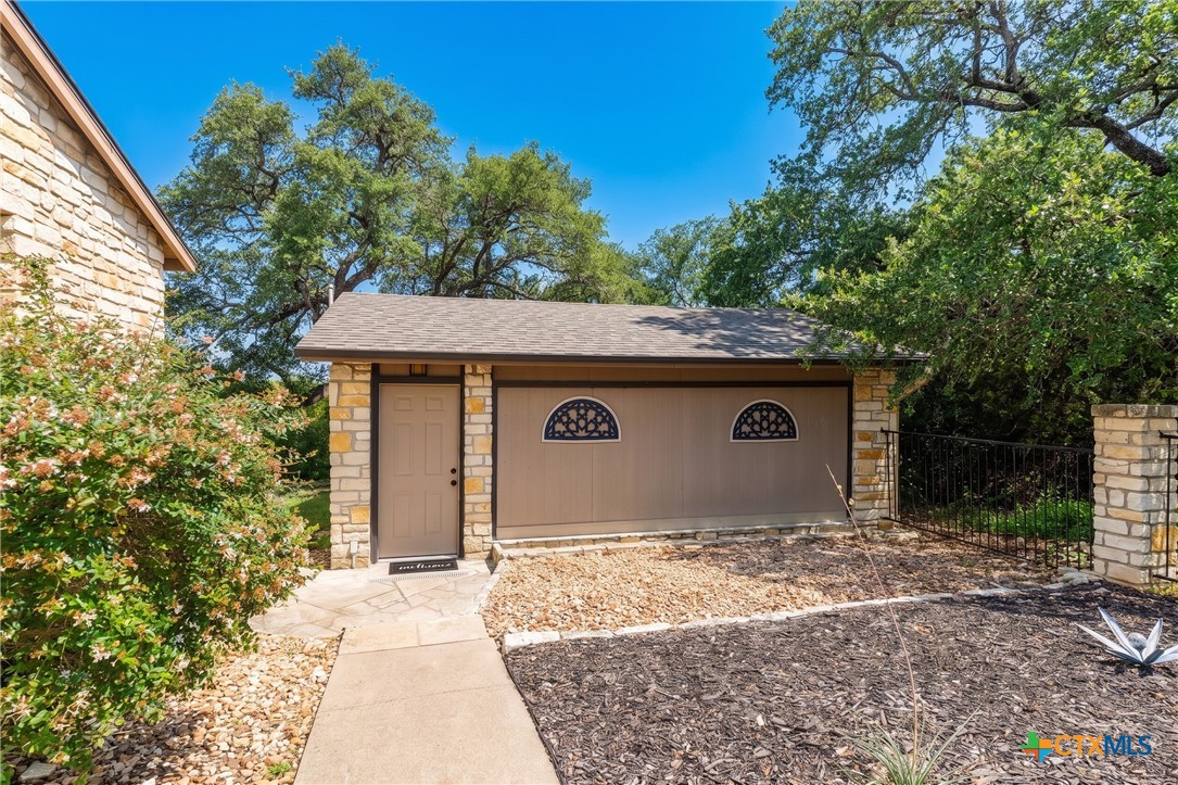 main property photo 20