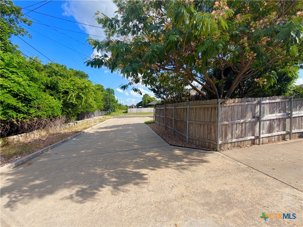main property photo 32