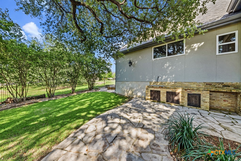 main property photo 39
