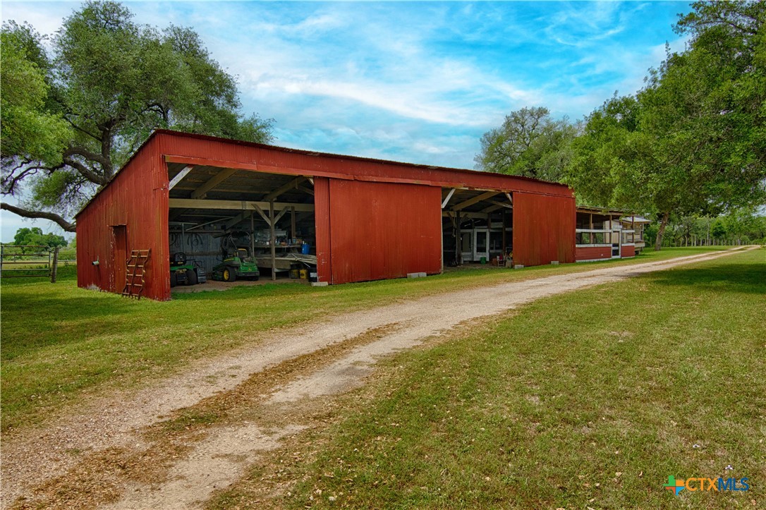 main property photo 33