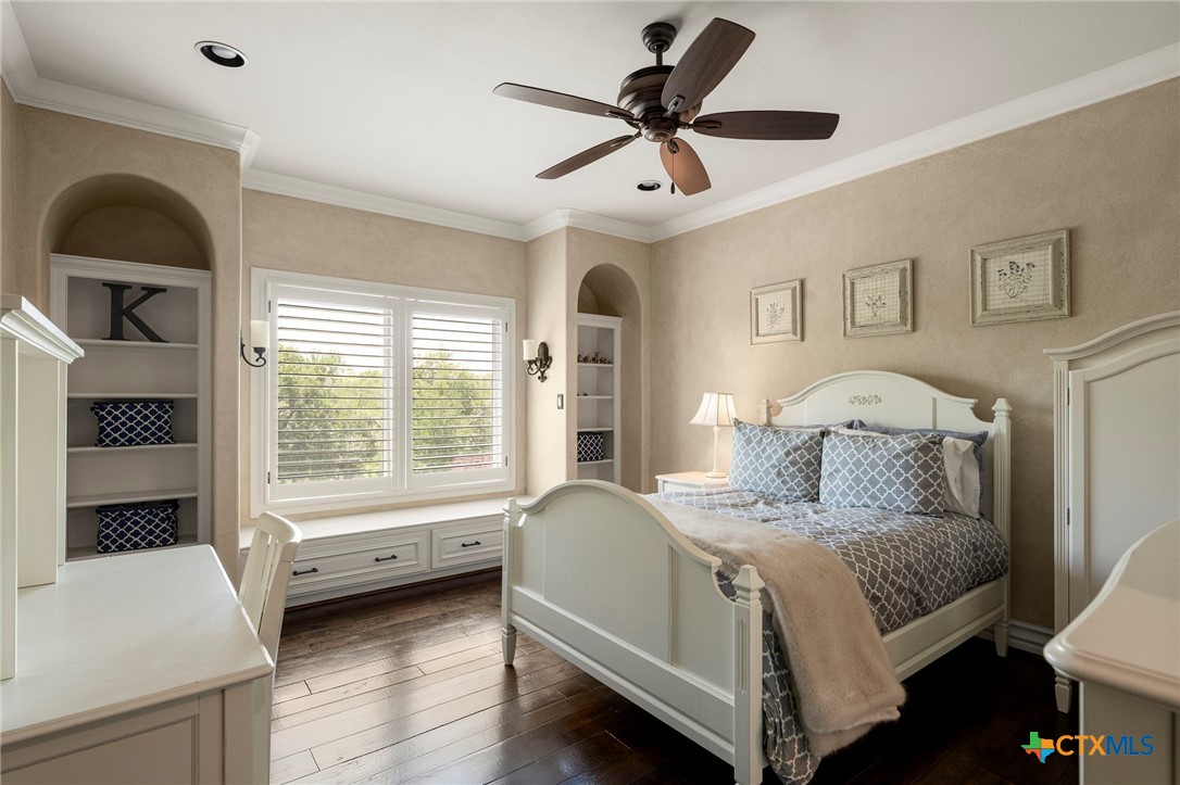 main property photo 18
