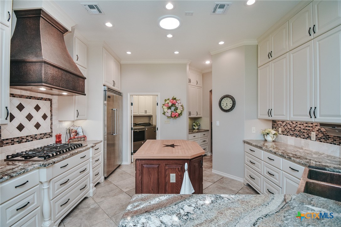 main property photo 14
