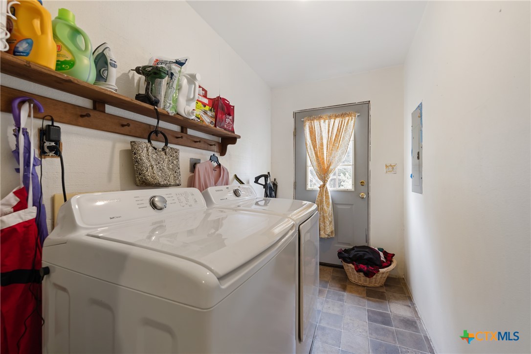 main property photo 10