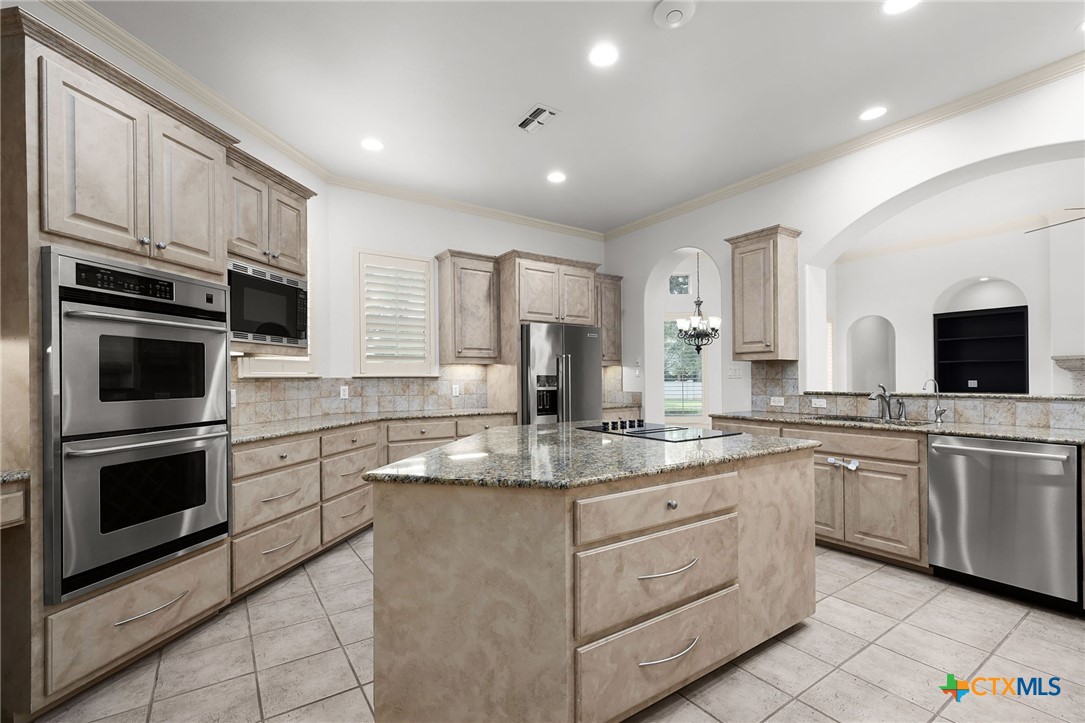 main property photo 10