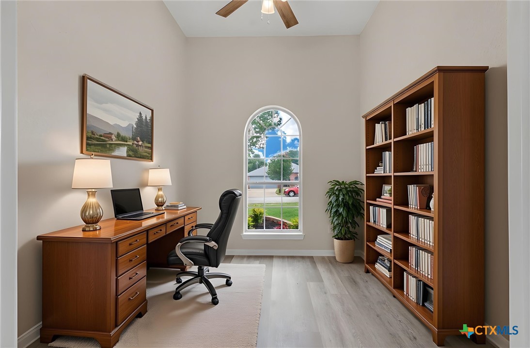 main property photo 6