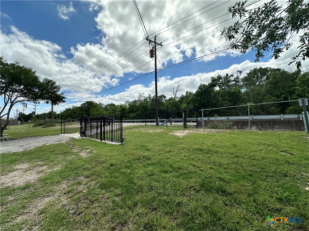 main property photo 10