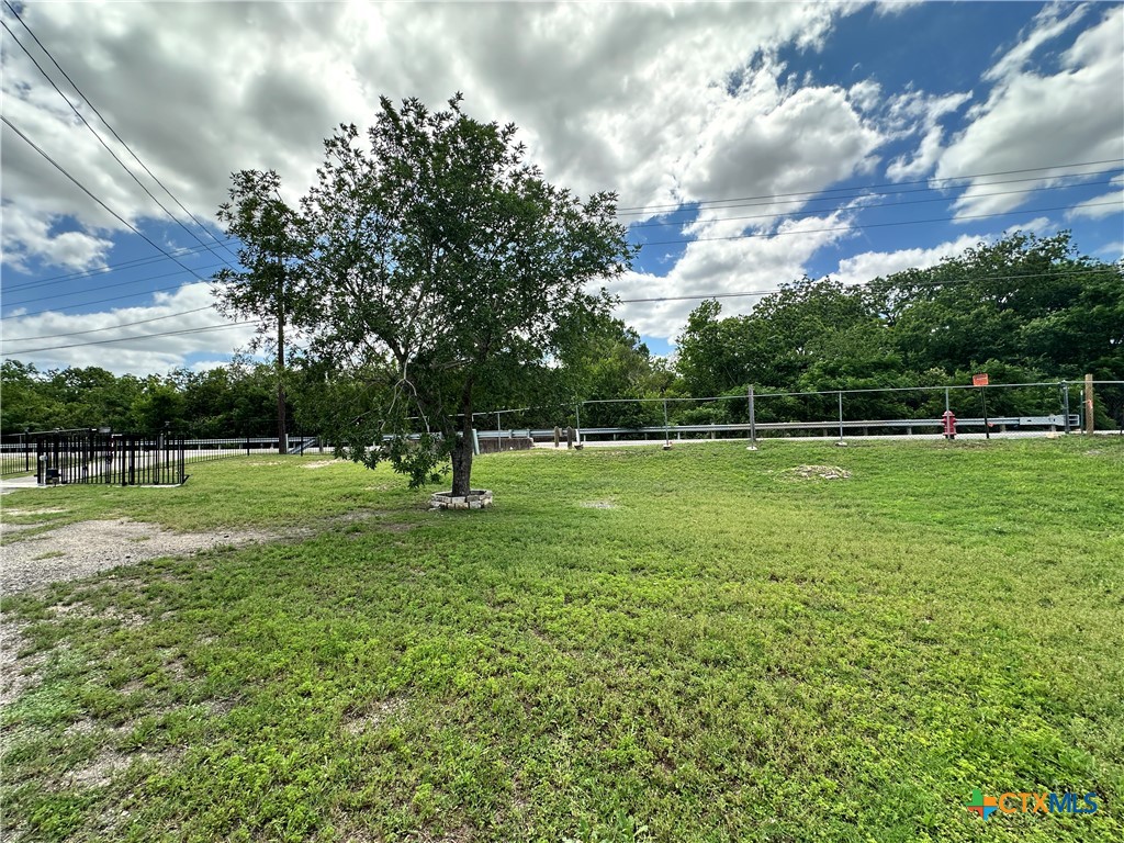 main property photo 11