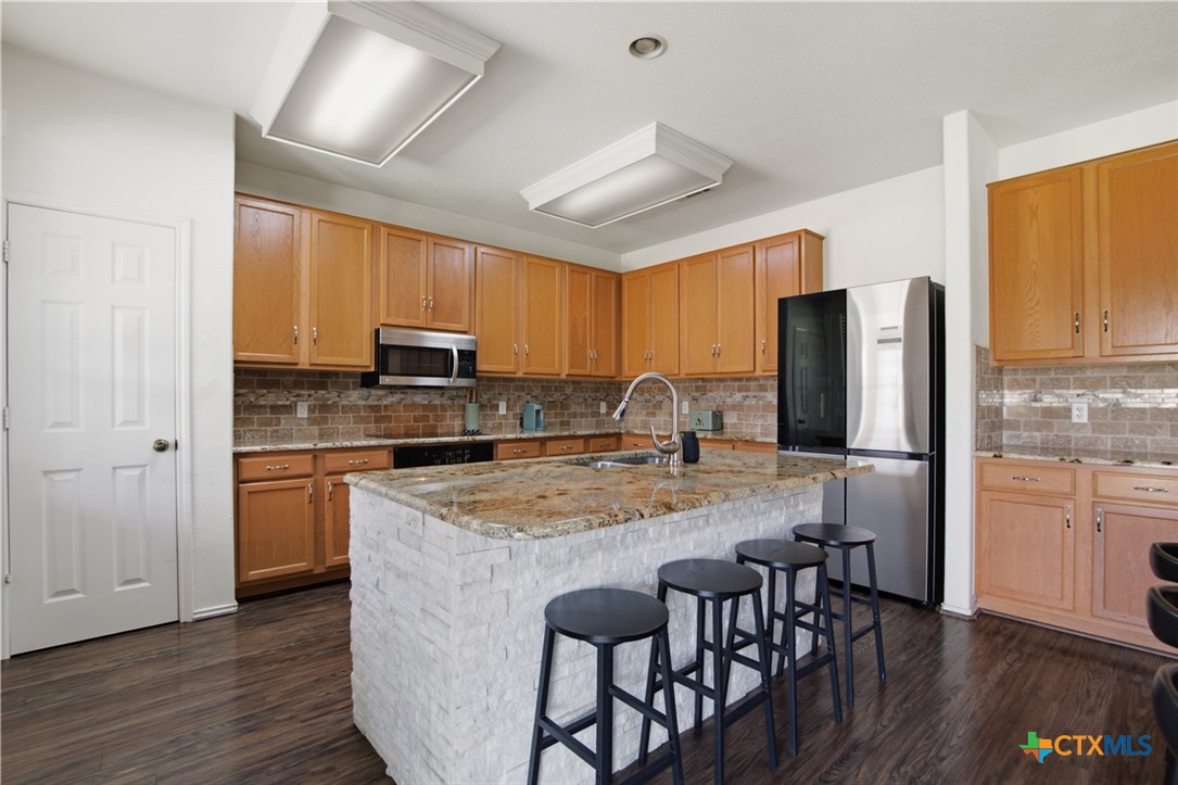 main property photo 14