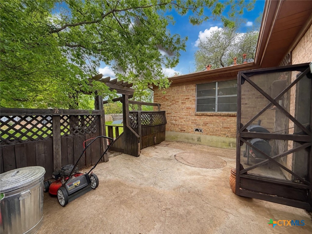 main property photo 14