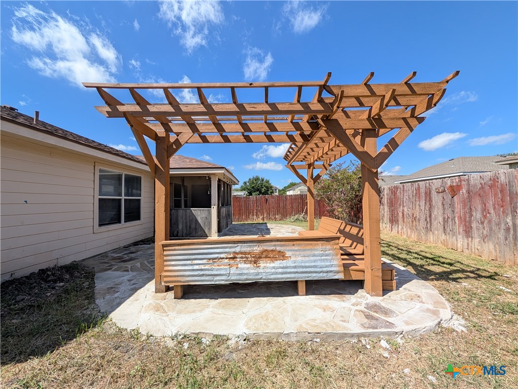 main property photo 33