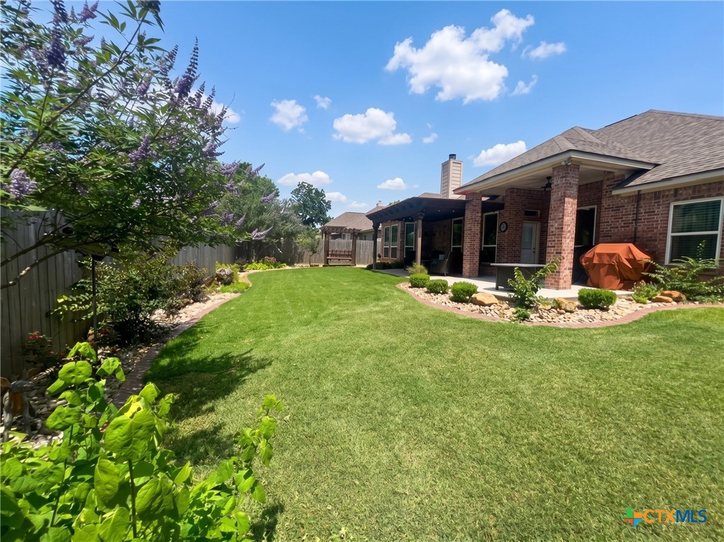 main property photo 28