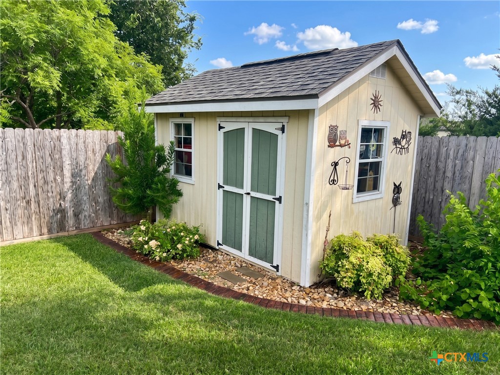 main property photo 31