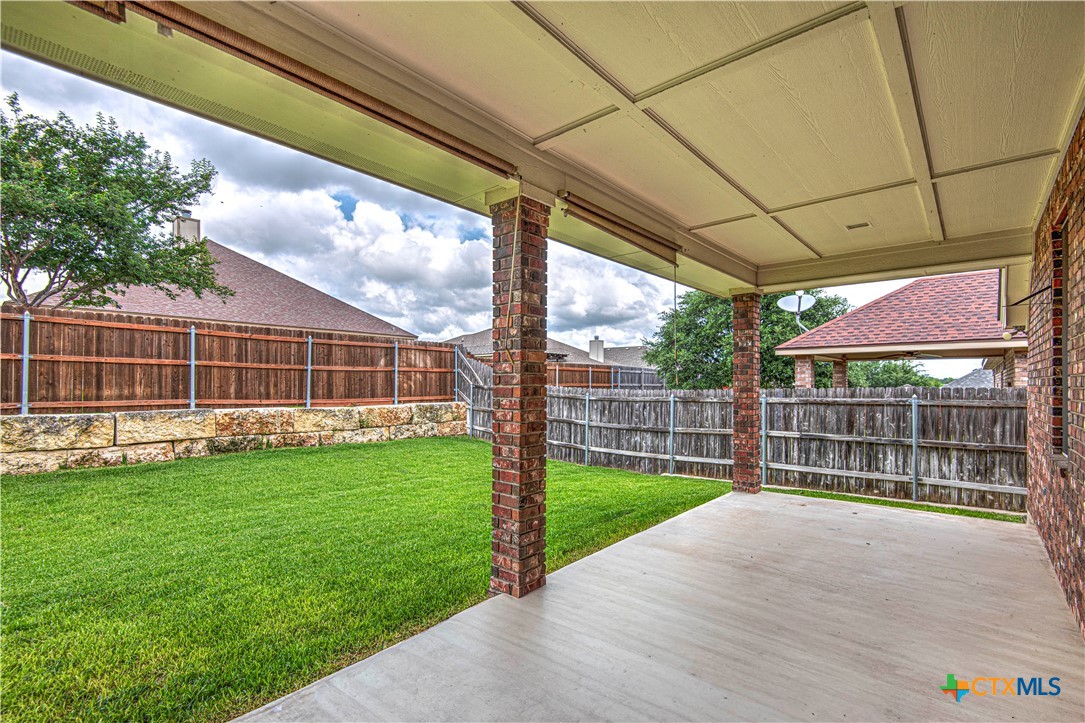 main property photo 28