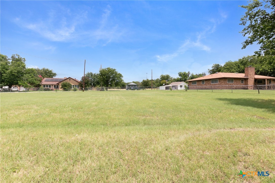 main property photo 28