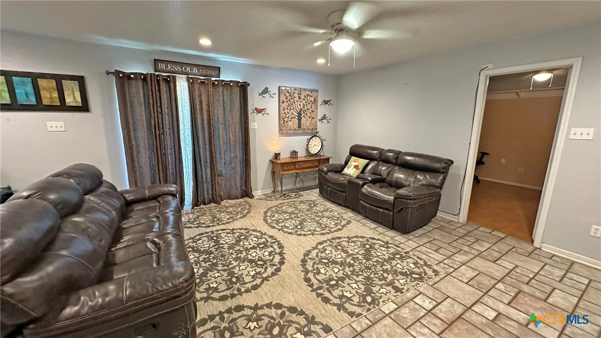 main property photo 19