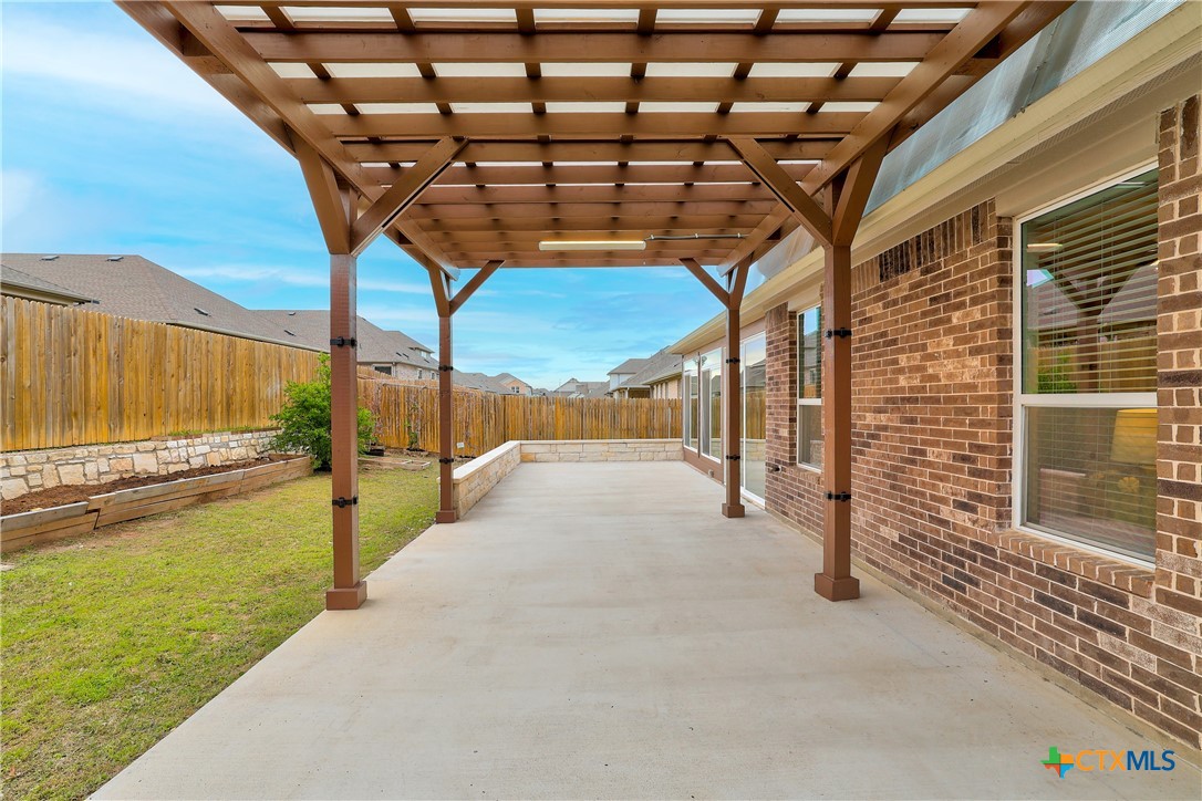 main property photo 9