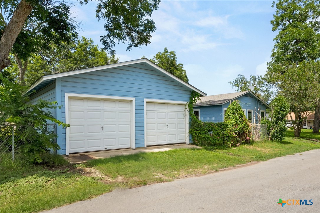 main property photo 12