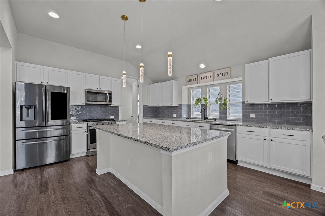 main property photo 14