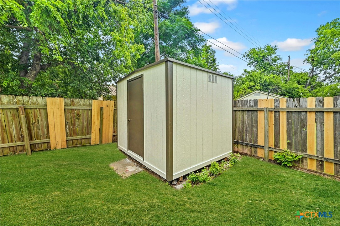 main property photo 29