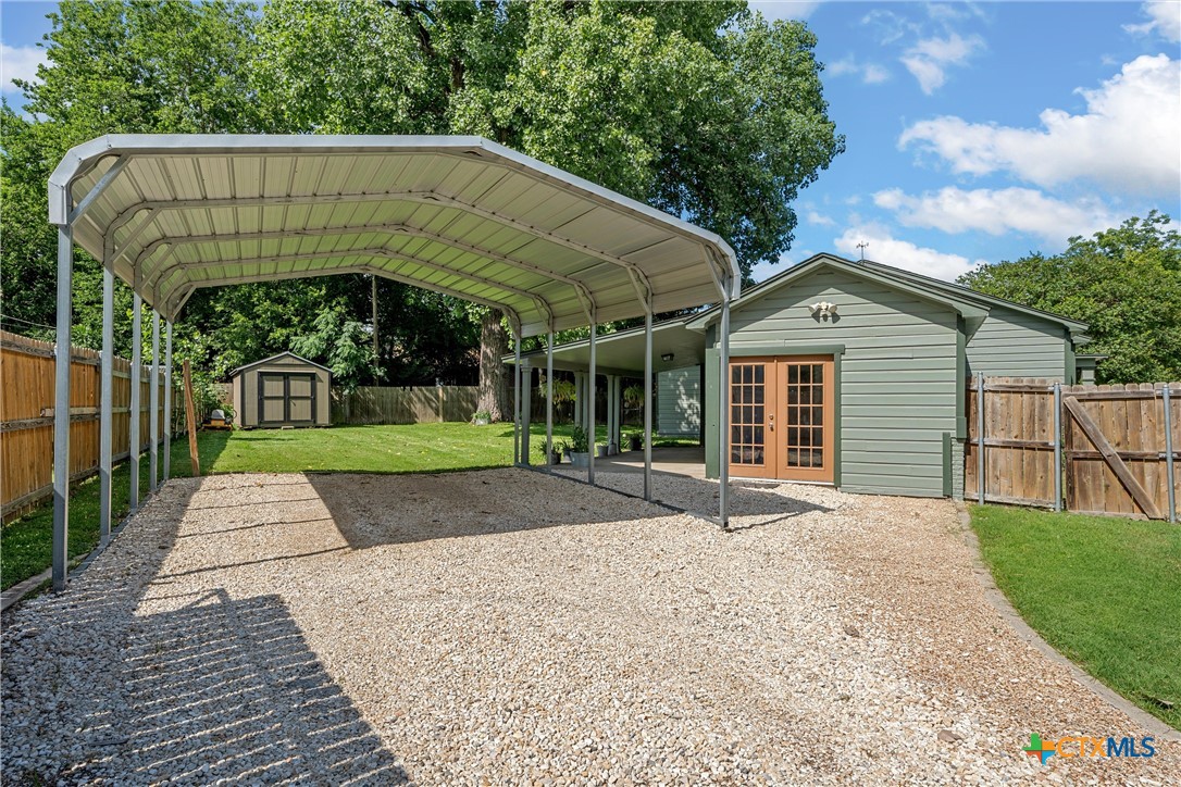 main property photo 18