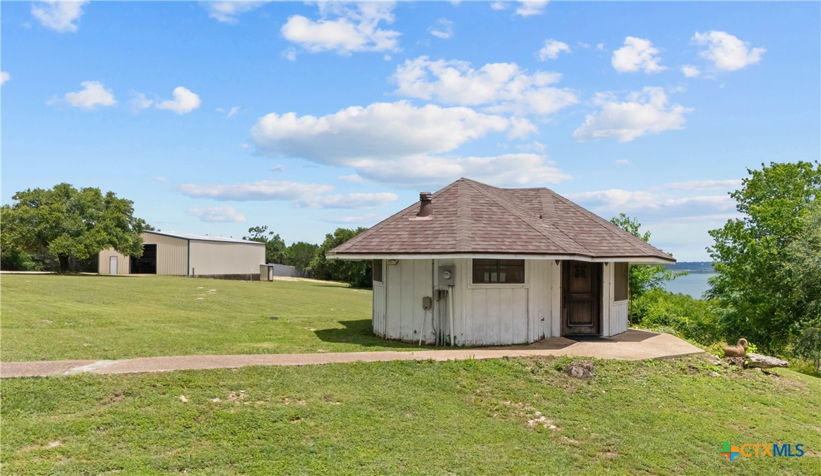 main property photo 22