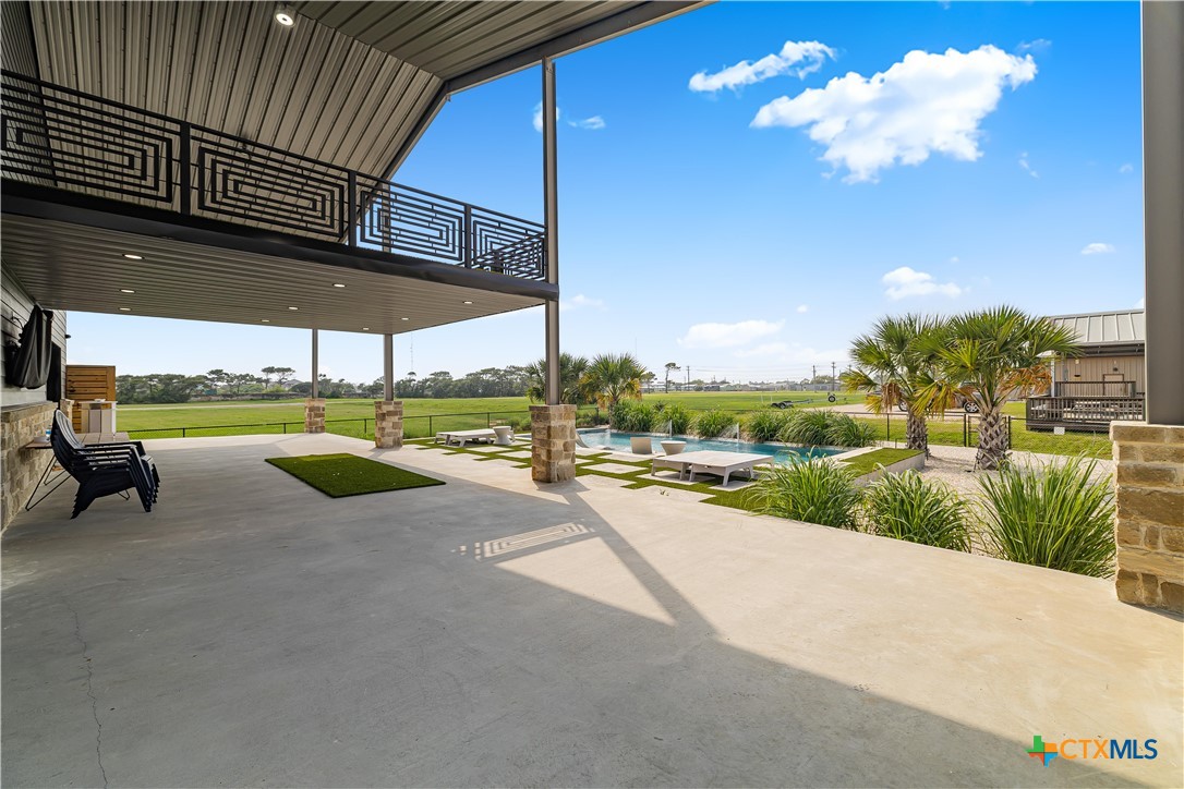 main property photo 40