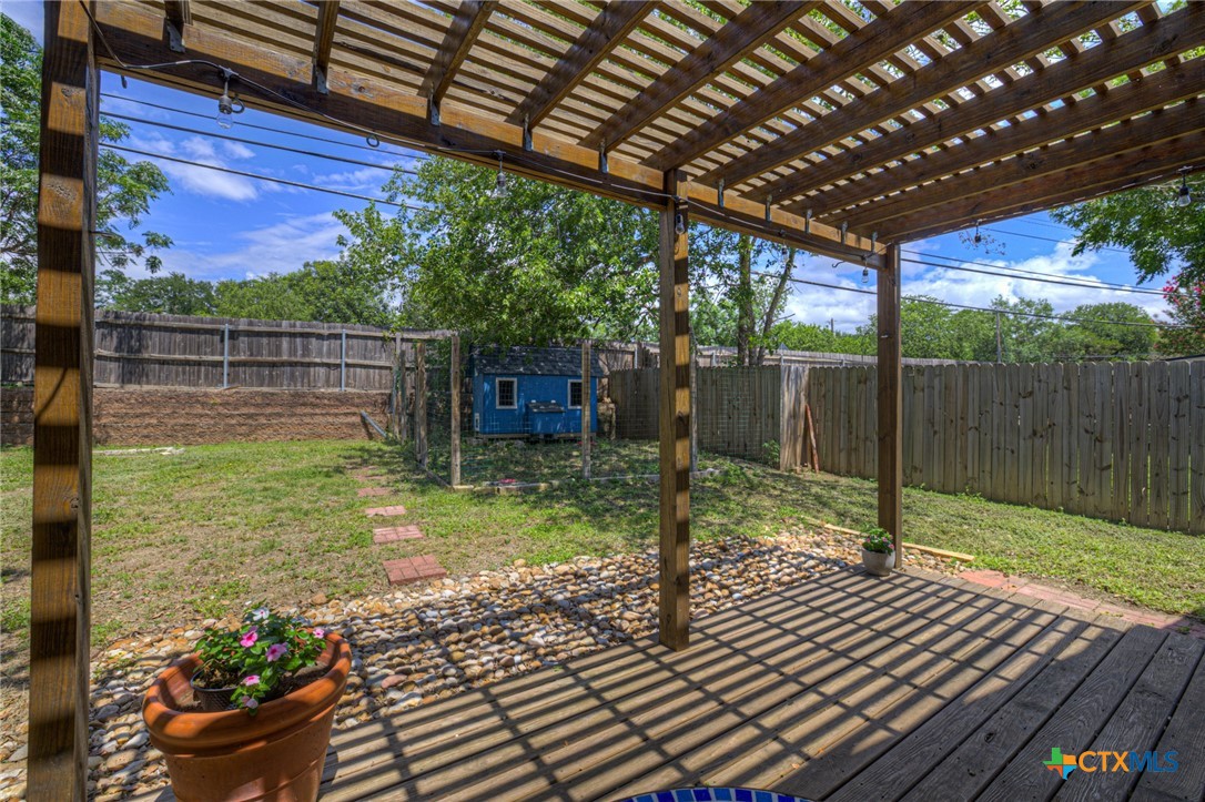 main property photo 30