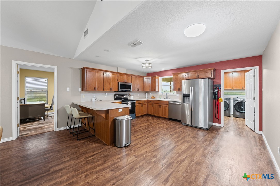 main property photo 7