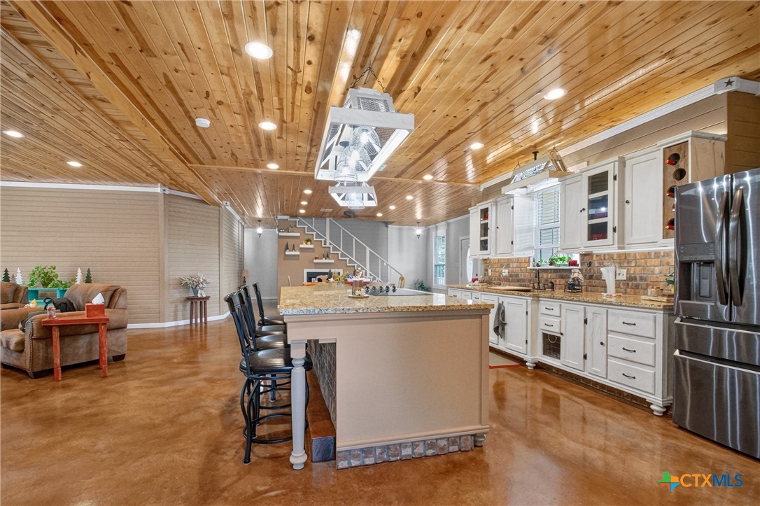 main property photo 37