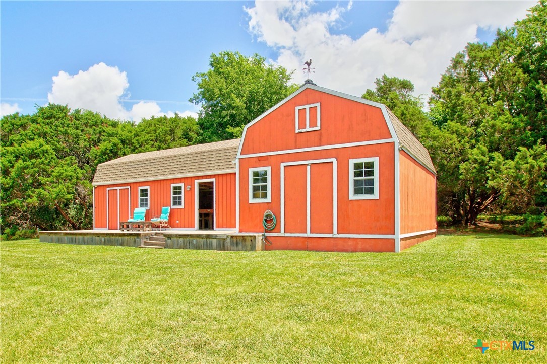 main property photo 40
