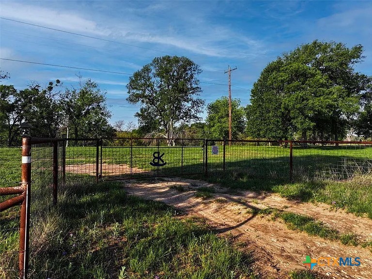 main property photo 4