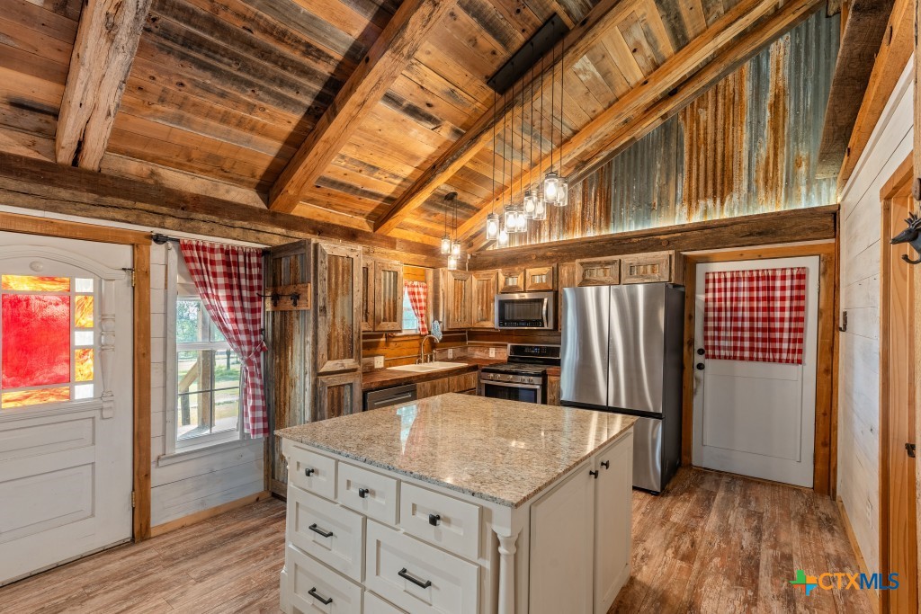 main property photo 18