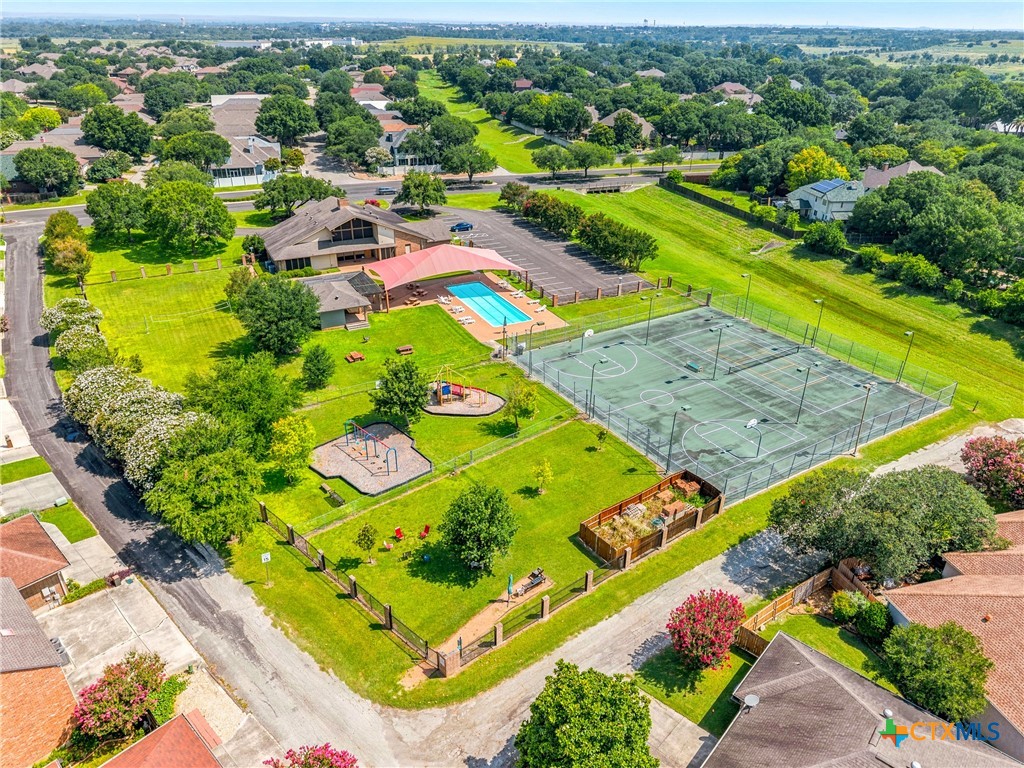 main property photo 40