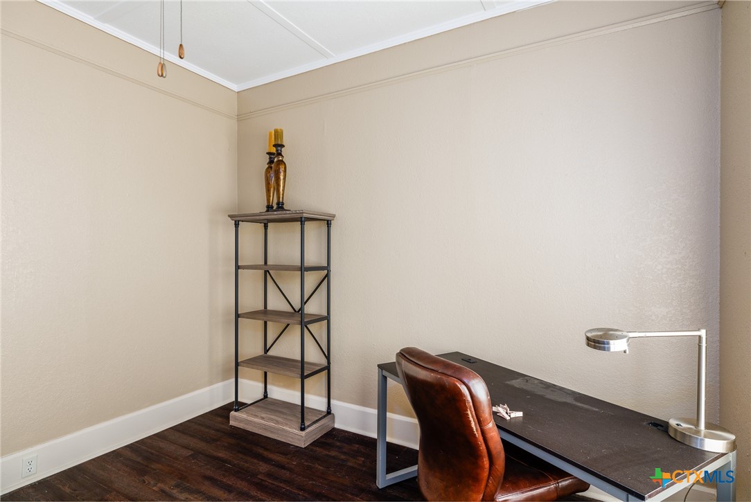 main property photo 30